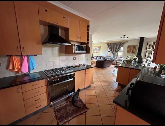 3 BEDROOM PROPERTY TO RENT IN KOSMOSDAL